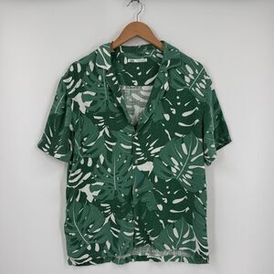 Zara Men's Leaf Print Button Front Short Sleeve Shirt in Green/White | Medium